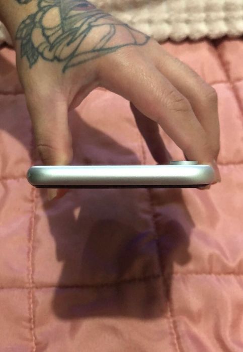 iPhone XR 64 giga bites