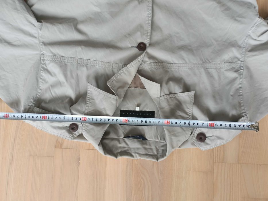 Лёгкая куртка ветровка