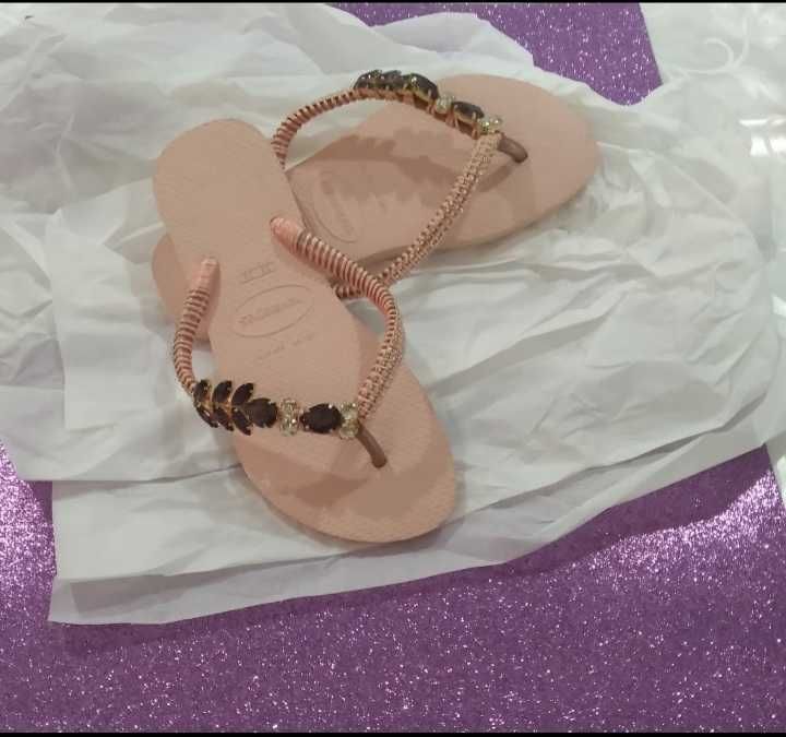 Chinelo havaiana decorado artesanal