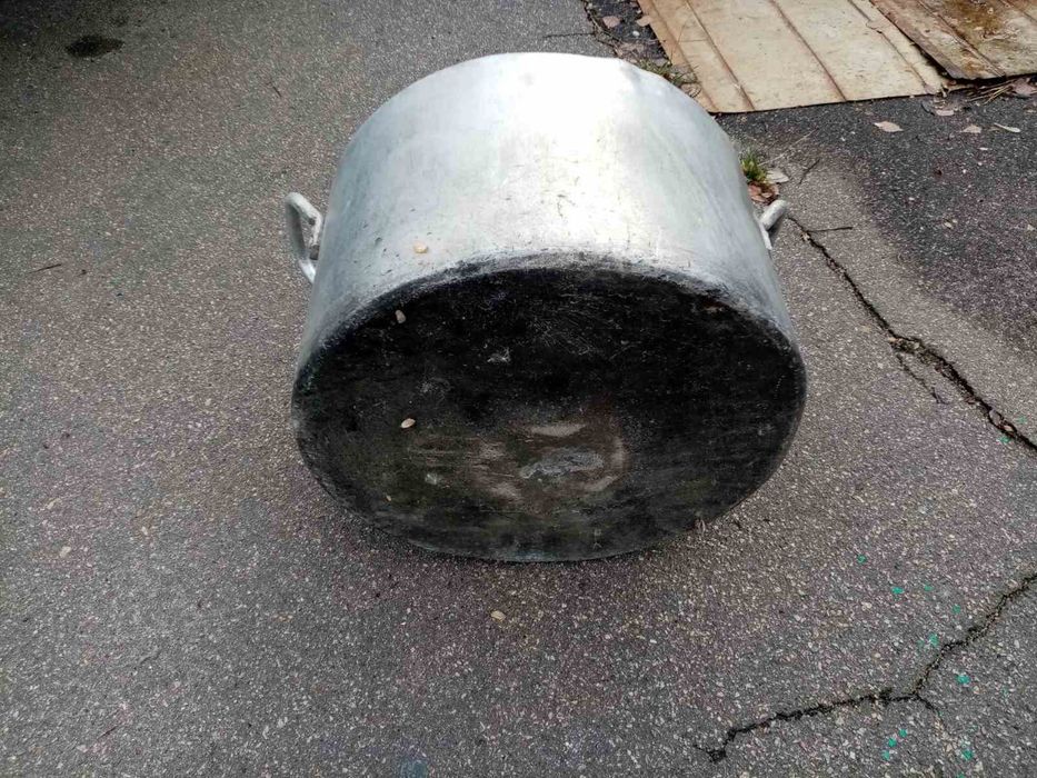 Продам алюмінієву каструлю алюминиевую кастрюлю  на 40 л