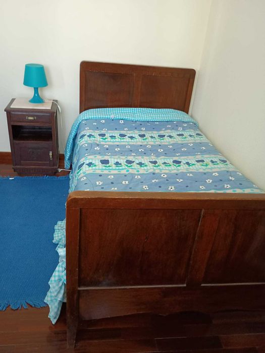 Quarto completo de madeira