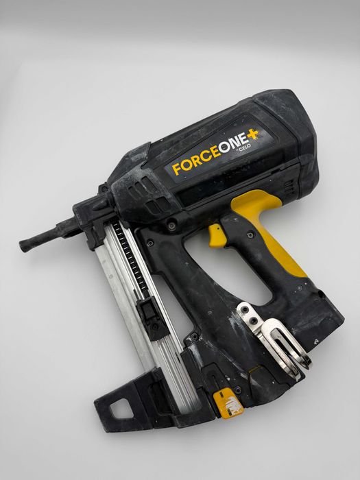 CELO ForceOne+ | Osadzak | Gwoździarka do betonu | 2x1,5Ah | Walizka
