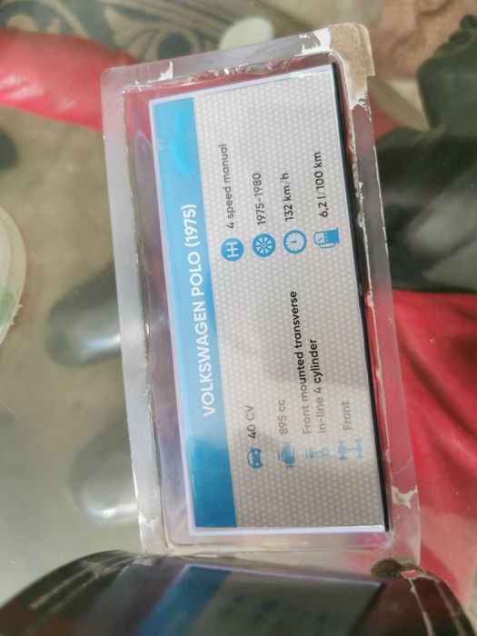 miniatura  Volkswagen polo 1975 escala 1/43