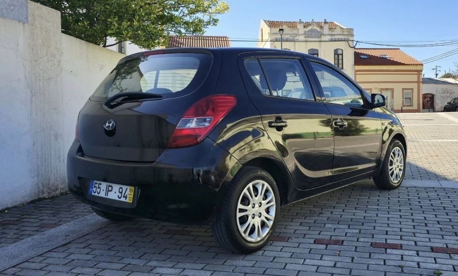 Hyundai i20 1.4 Gasolina 109cv • 2009 • Económico e Fiável