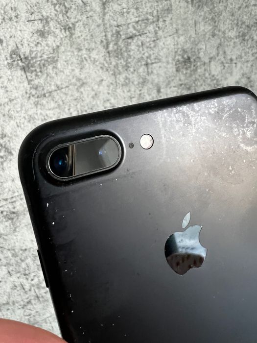 Телефон IPhone 7+ plus,128g рабочий