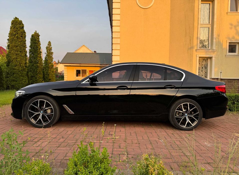 BMW 5 Series 2019 VIN WBAJA5C54KWW29974 фото оголошення 5 з 24