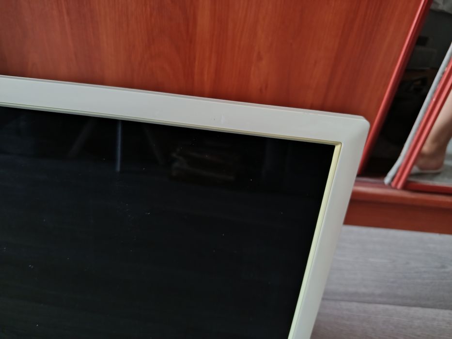 Монітор SAMSUNG 960BG. Діагональ 19"(48,3 см)