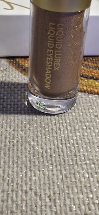 Cień do powiek w płynie Lisa Eldridge 2.8ML Anjelica