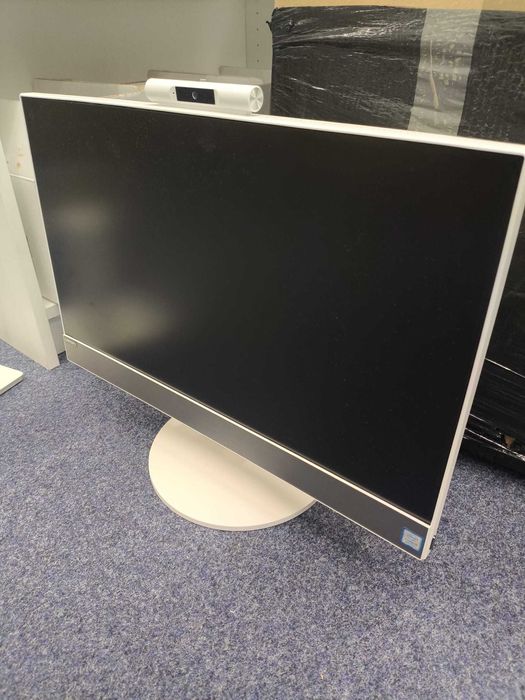 Komputer Lenovo AiO Core i5 8gen. 8GB 512GB SSD 22" FHD WiFi Win11
