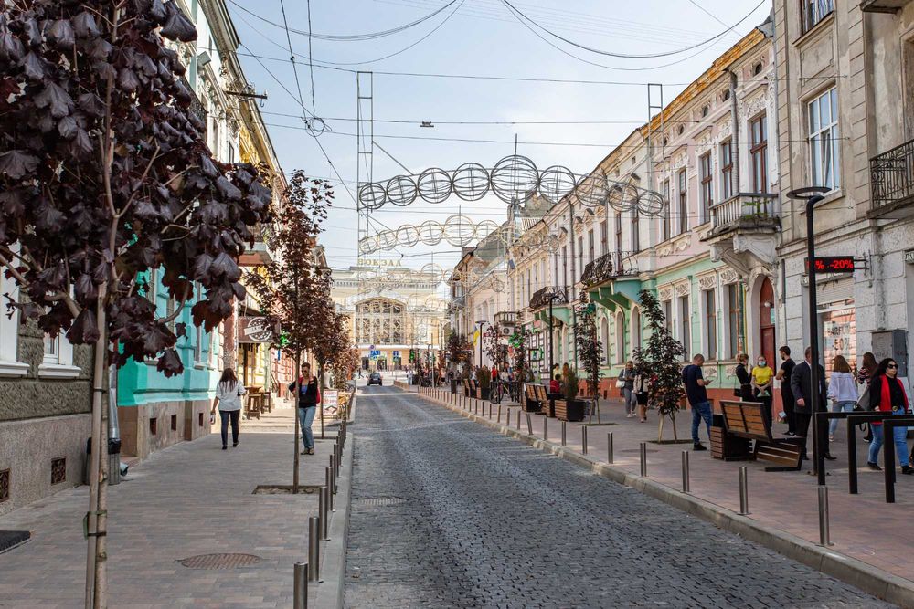 Центр. Вул. Б. Хмельницького 17. 2 кімнати. Квартира подобово