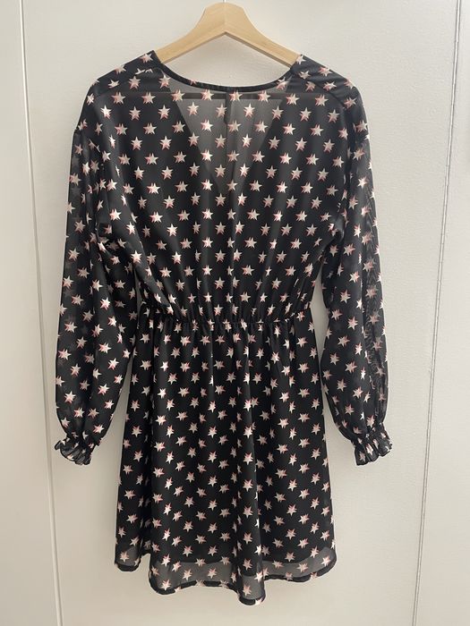 Vestido preto com estrelas