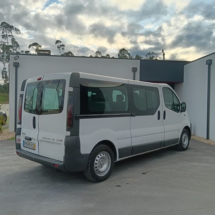 Opel Vivaro 9 lugares