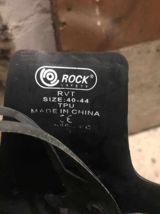 Ochraniacze na buty z noskiem ochronnym