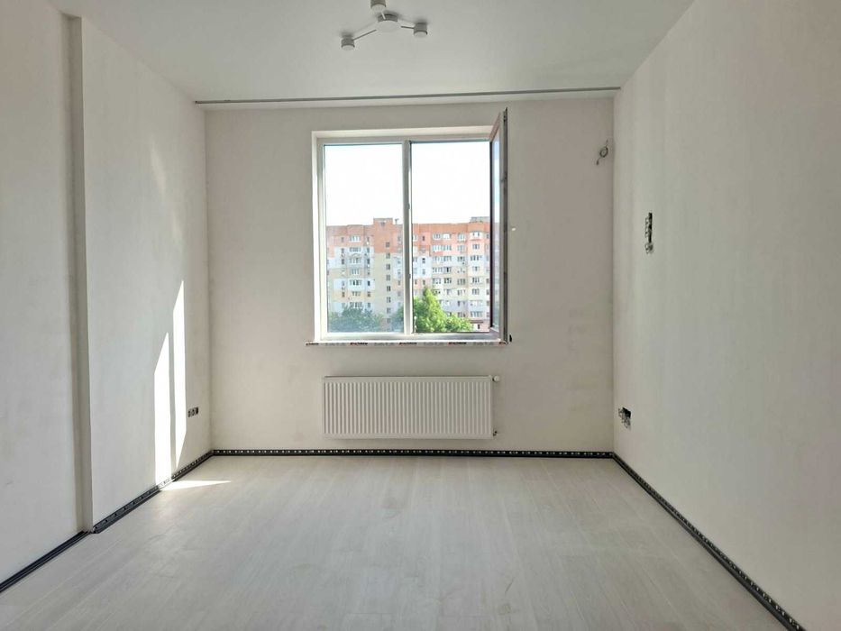 Однокімнатна квартира-студія з ремонтом