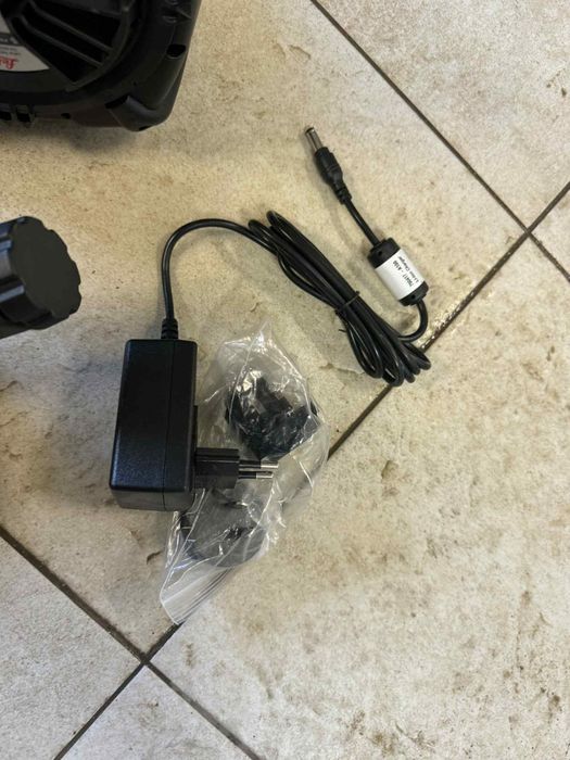 Laser krzyżowy - Leica Rugby 620 - niwelator