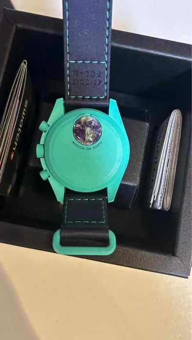 Zorza Polarna SO33L103 – Omega x Swatch MoonSwatch Lodowy Styl