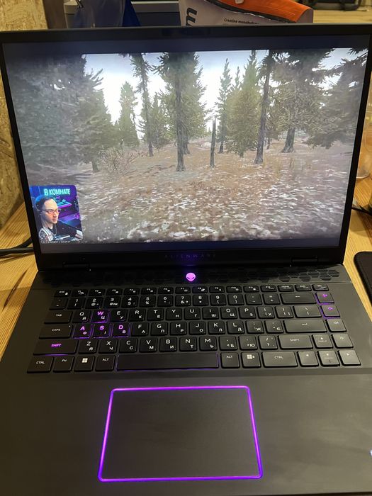 Dell Alienware rtx 4070 ultra 7 2k 244 hz