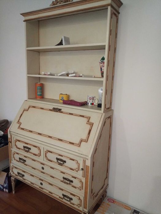 Quarto de solteiro vintage com duas camas iguais