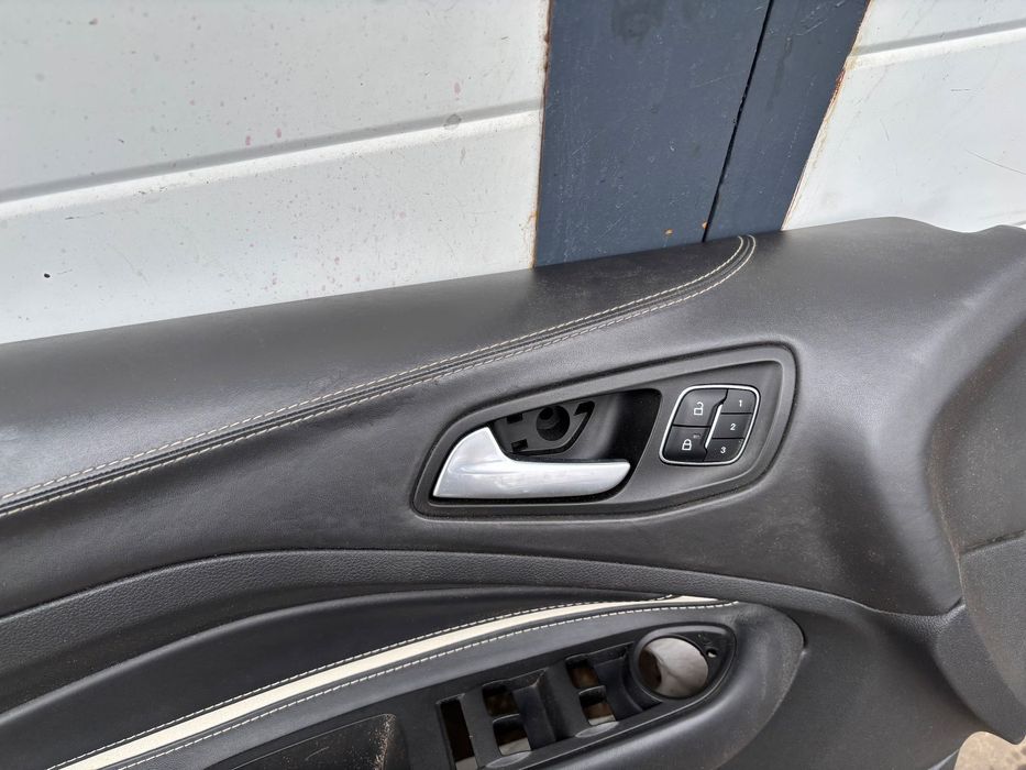 Tapicerka drzwi boczek lewy przód Ford Kuga MK2 Vignale
