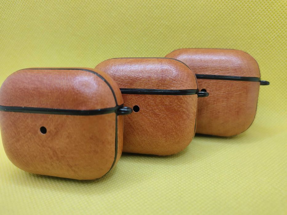 Чехол на наушники Apple AirPods 3 (Light Brown) + карабин
