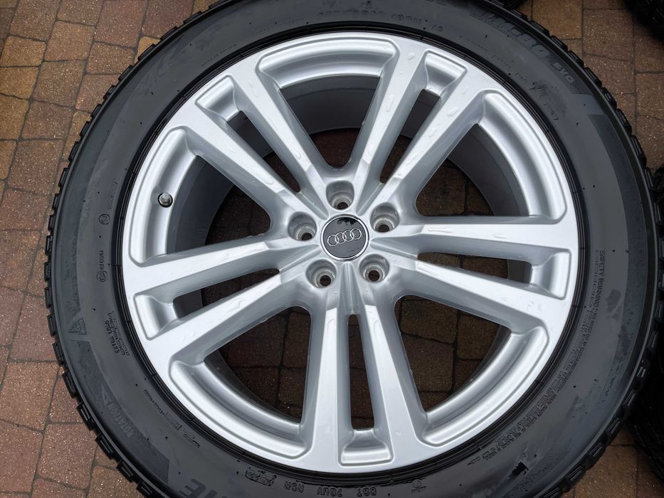 3709. Alufelgi 20" Audi Q7 4M oryginalne 8J ET28 5x112 ładne proste