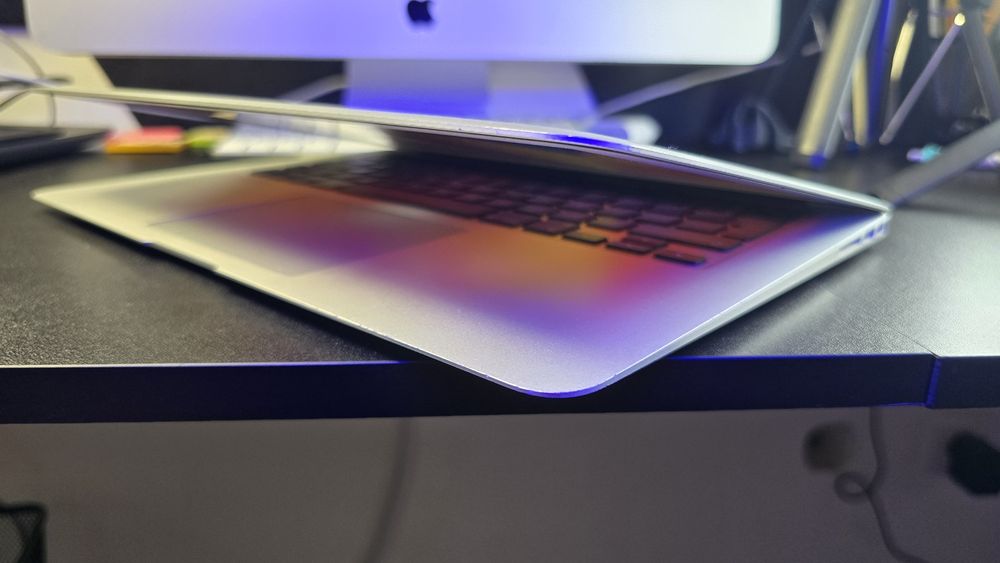 OPORTUNIDADE! MacBook Air 13" Ultrafino com pacote Office grátis