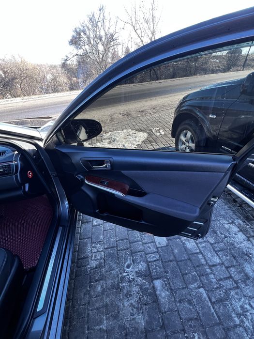Офіційна Toyota Camry 2.5 бензин