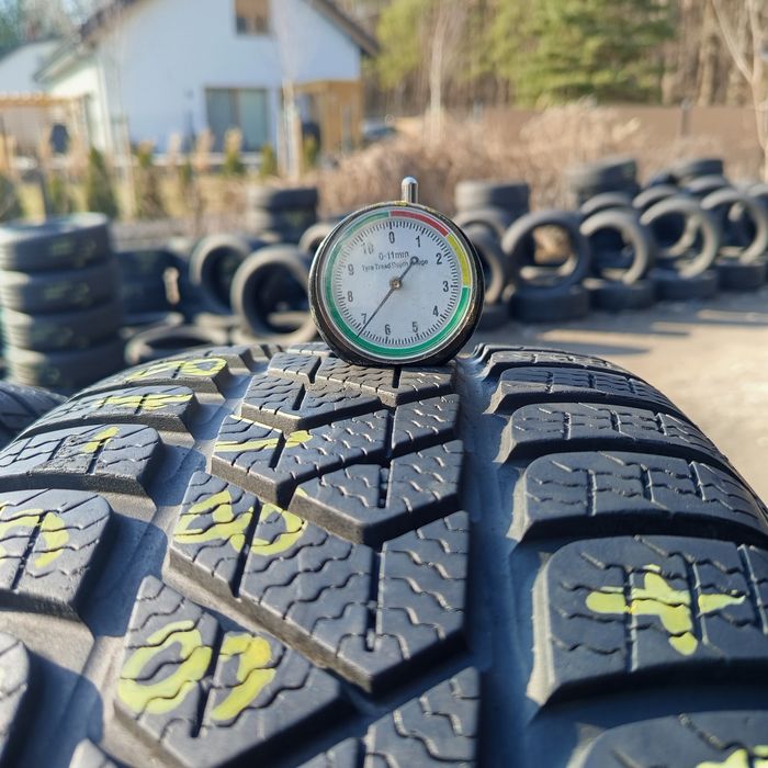 225/45R18 Pirelli Sottozero 3