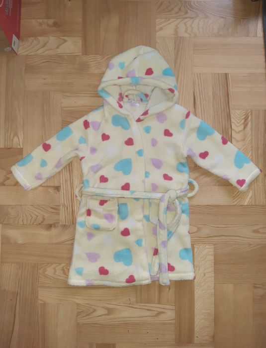 Szlafrok dla dziewczynki serduszka 92/98 2-3 lata