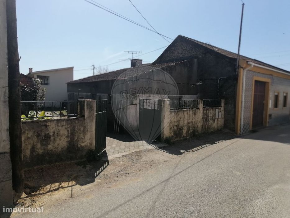Moradia T2 para venda — Canelas E Fermelã, Aveiro