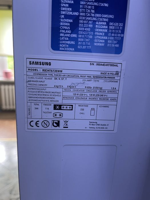 Lodówka Samsung RB34T672EWW