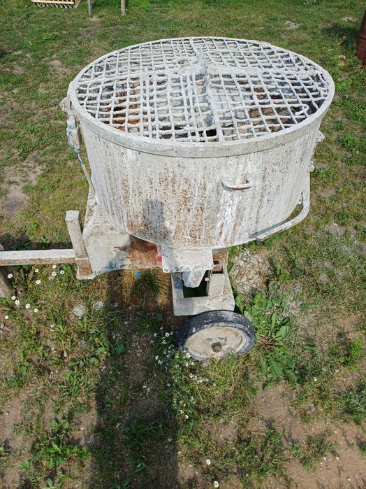 formy pierścienie dystansowe, wyrównawcze do studni