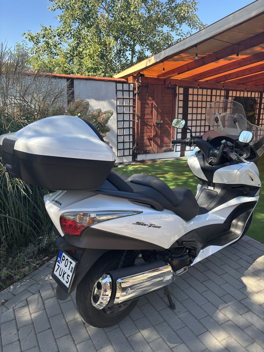 Skuter Honda SW T400