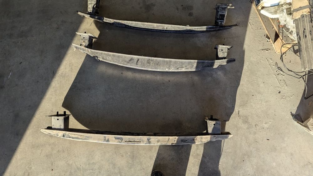 Задній підсилювач бампера Volkswagen Tiguan, Volvo XC 40, Jeep, Dodge