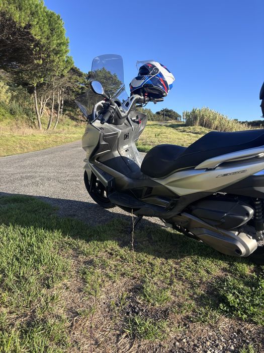 Kawasaki J300 scooter
