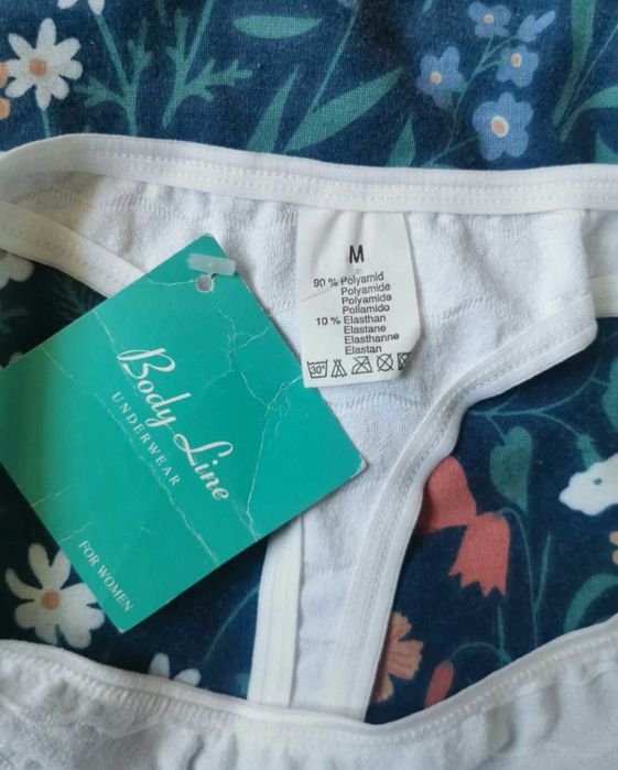 Białe majtki stringi/thongi