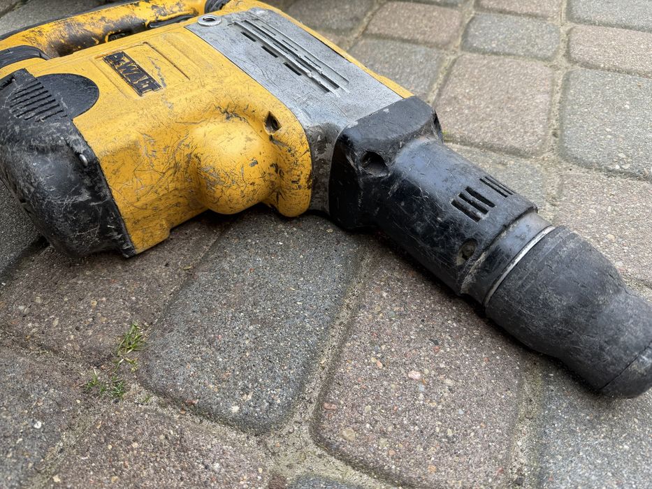 Młot udarowy Dewalt D25701