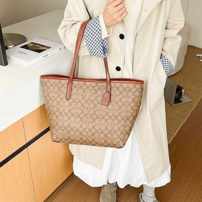 Жіноча сумка COACH Crossbody Tote Bag / Сумка Коач / жіноча мокко сумочка Коуч