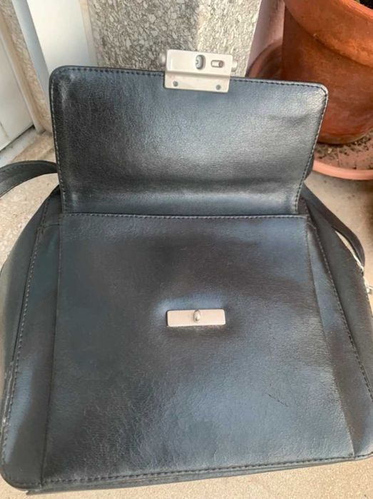 Mala preta pele Mandarina Duck de ombro  vintage