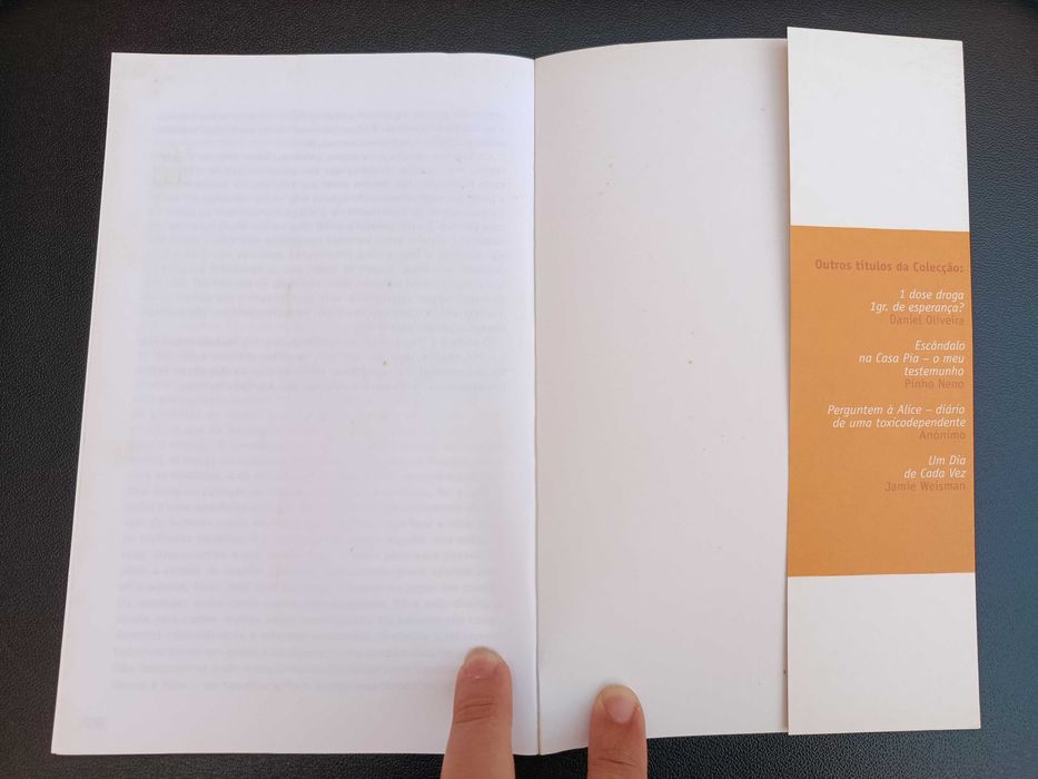 Livro "Por Detrás do Véu", de Lydia Laube