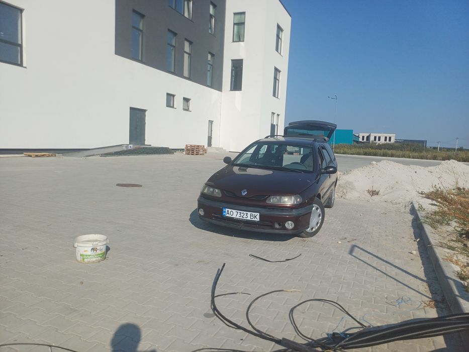 Авто Лагуна 1 універсал