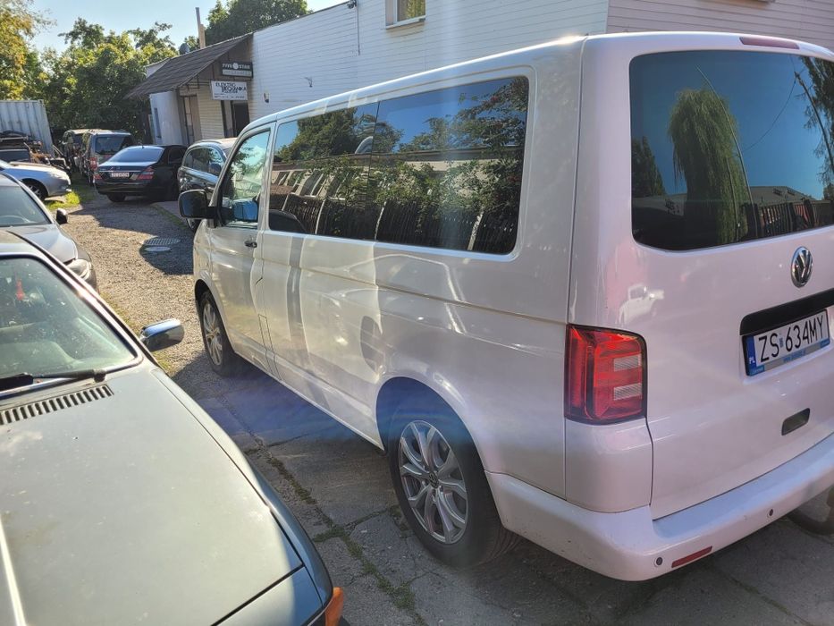 Volkswagen T5 2011r  140km