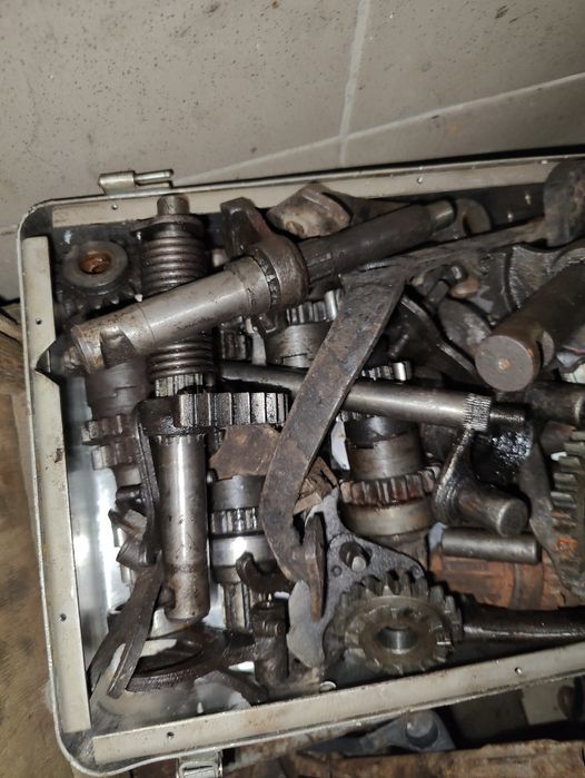 Вал коробки передач первічний, вторичний МТ Дніпро