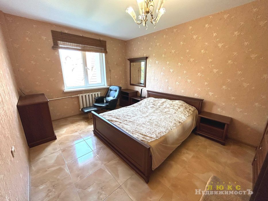 Продаётся отличный трёхэтажный дом в Совиньоне  с  видом на море!