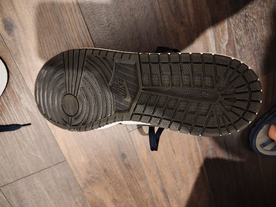 Nowe buty uniseks rozmiar 43