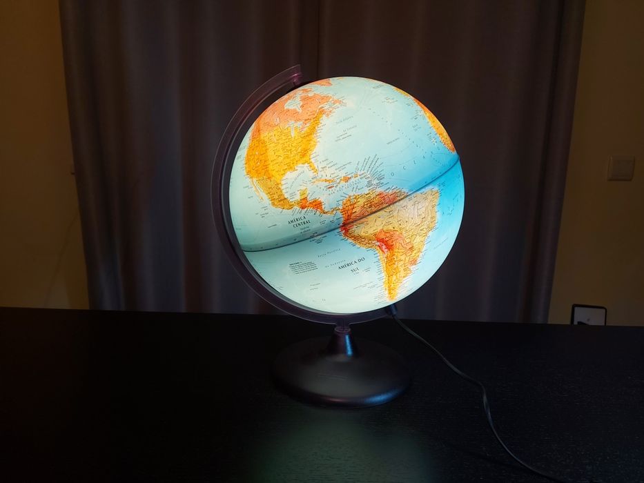 Globo terrestre iluminado - NOVO