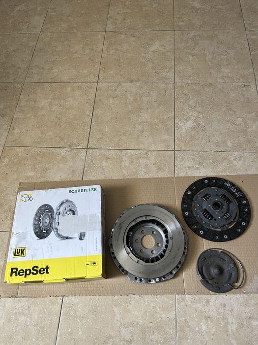 Kit Embraiagem LuK + Bomba + Manopla Audi A3 8L 1.6