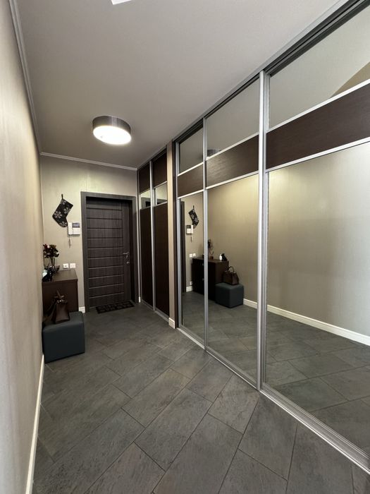 Сдам новострой 3 комнатную квартиру 150м2 ул. О.Яроша,22