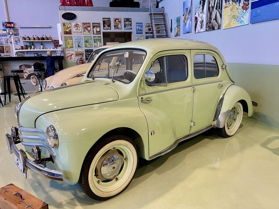 Renault 4 CV “Joaninha”
