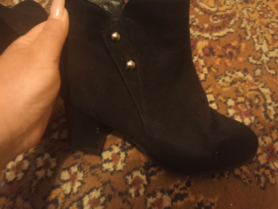 Ботинки женские.